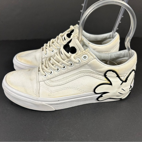 ❤️ Vans x Disney Cream Sneakers with Black Design Size 6.5 - Picture 6 of 9